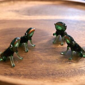 🐸 Vintage Hand Blown Glass Frogs – Set of 4 Mini Figurines